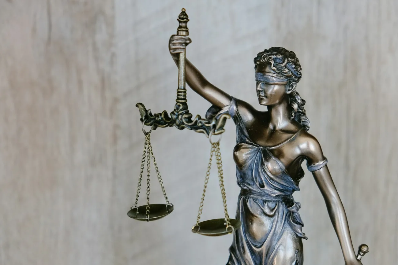 Lawyers & legal